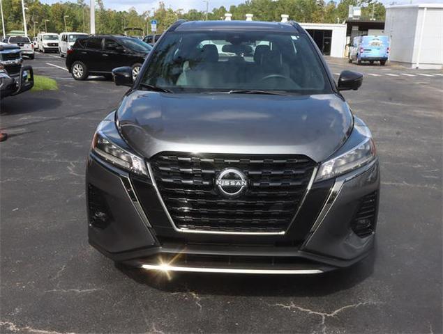 2024 nissan kicks sr