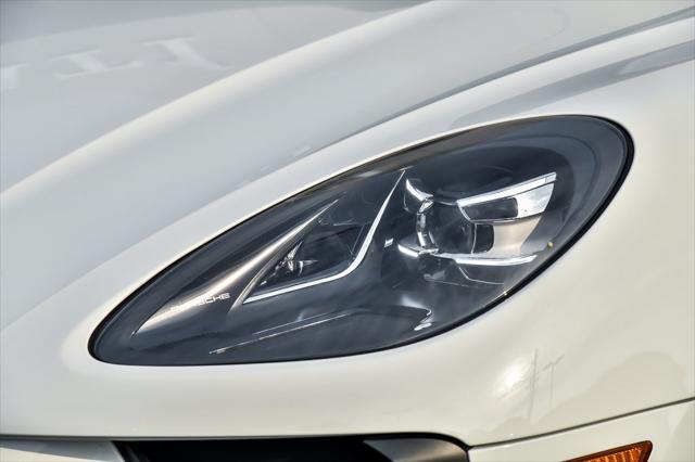 2021 porsche macan base
