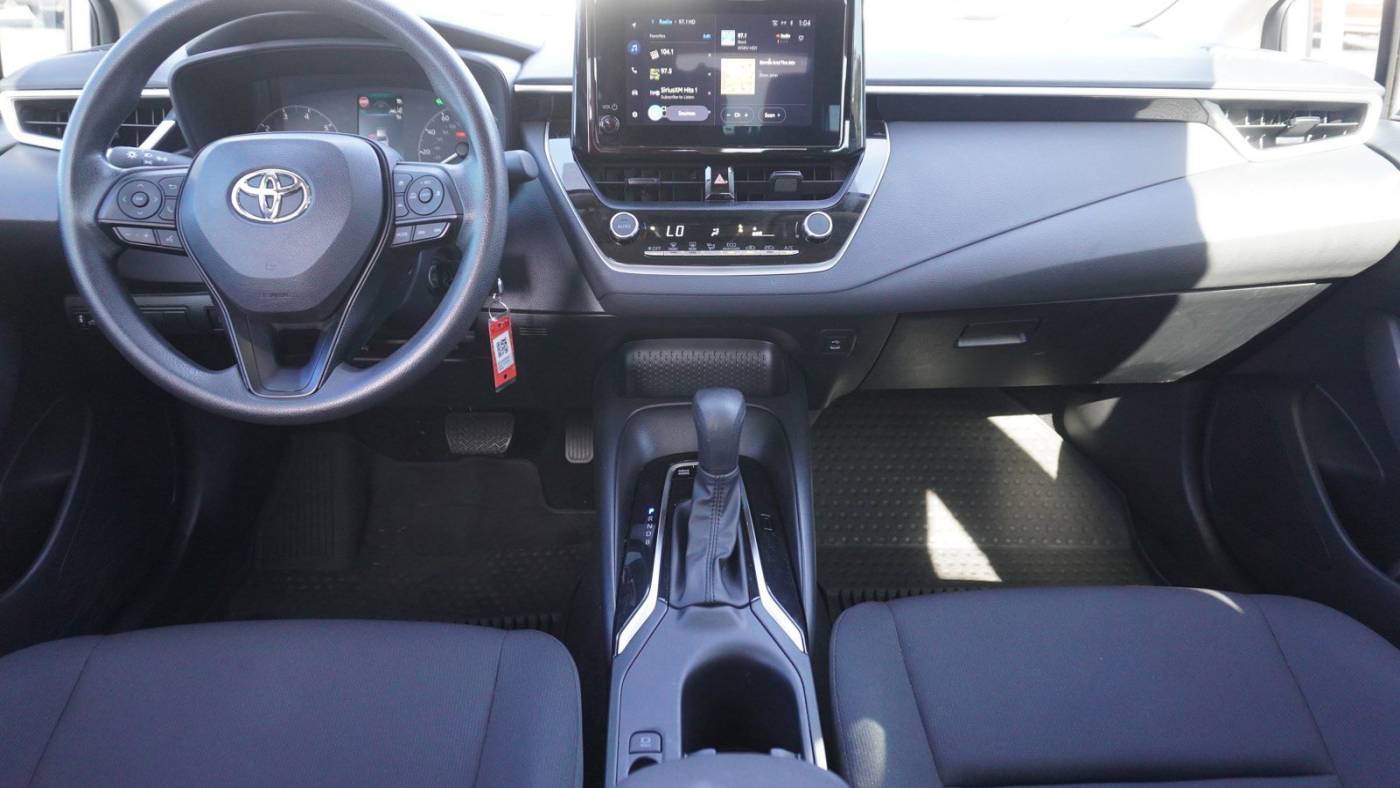 2023 toyota corolla hybrid le