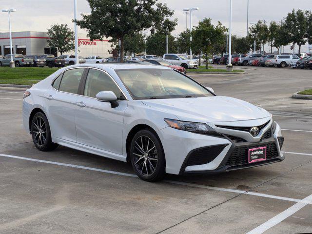 2022 toyota camry se