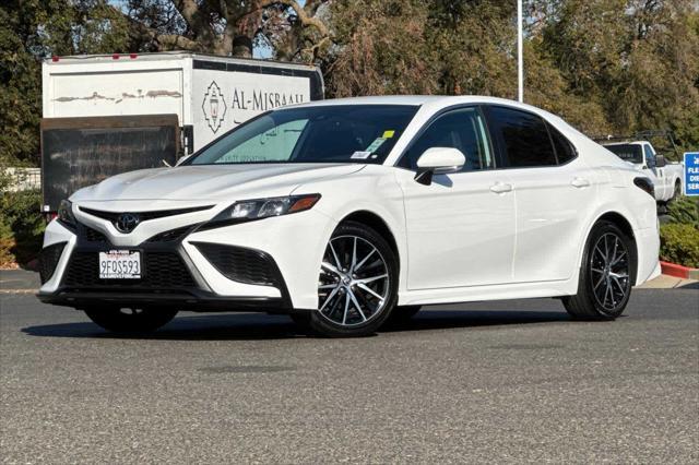 2023 toyota camry se