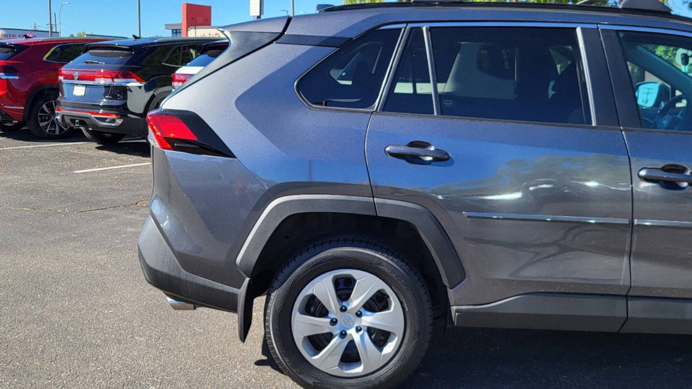 2021 toyota rav4 le