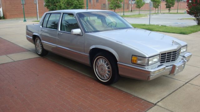 1993 cadillac sedan deville super nice,super clean, "no reserve"