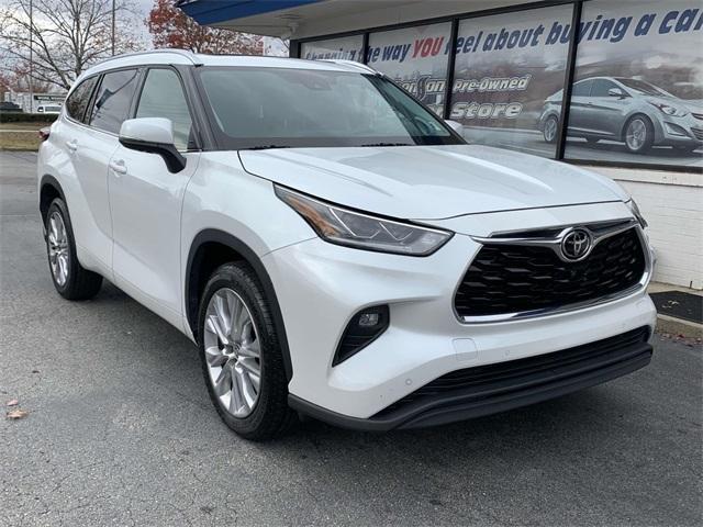 2022 toyota highlander limited