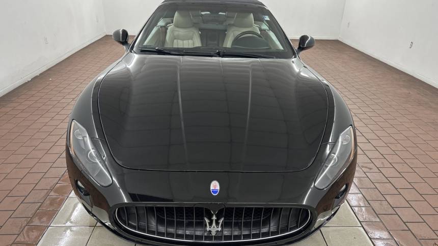 2011 maserati granturismo base
