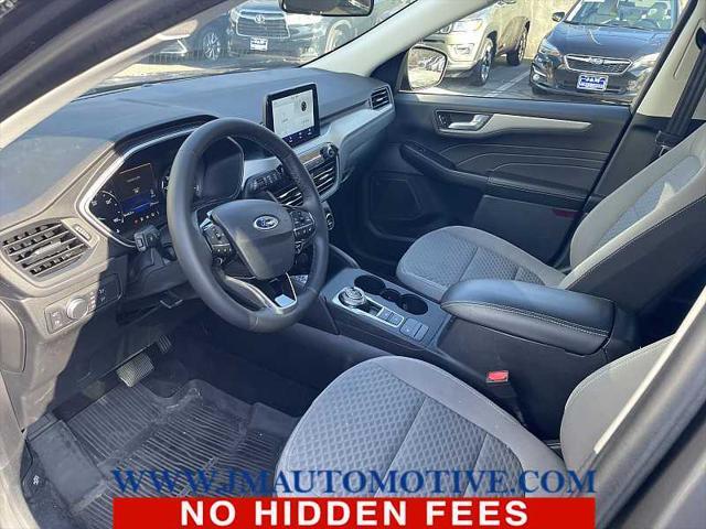 2021 ford escape se