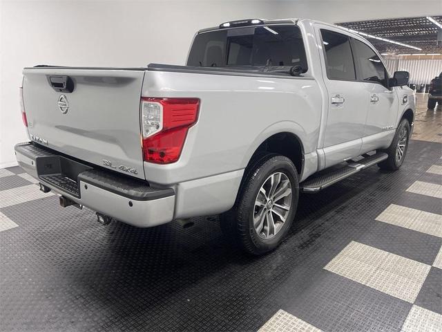 2017 nissan titan sl