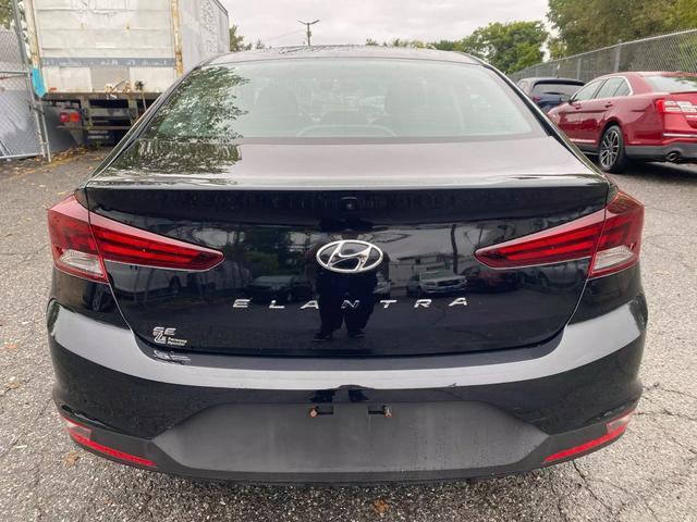 2019 hyundai elantra se