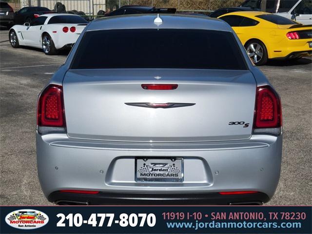 2021 chrysler 300 s