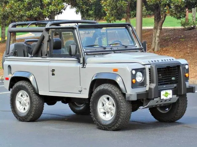 adventuremotorcars presents 1994 nas defender 90- frame off restoration!