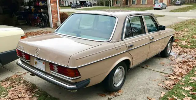 mercedes benz 230e 1983 model