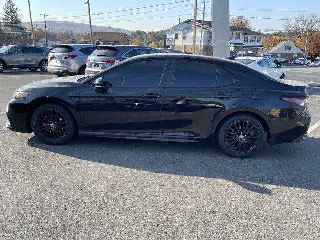 2022 toyota camry se