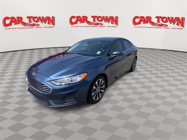 2019 ford fusion se