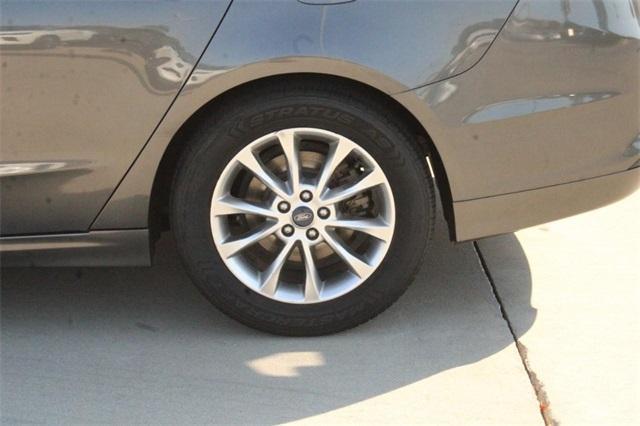 2017 ford fusion se
