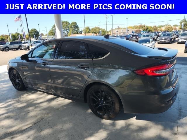 2019 ford fusion se