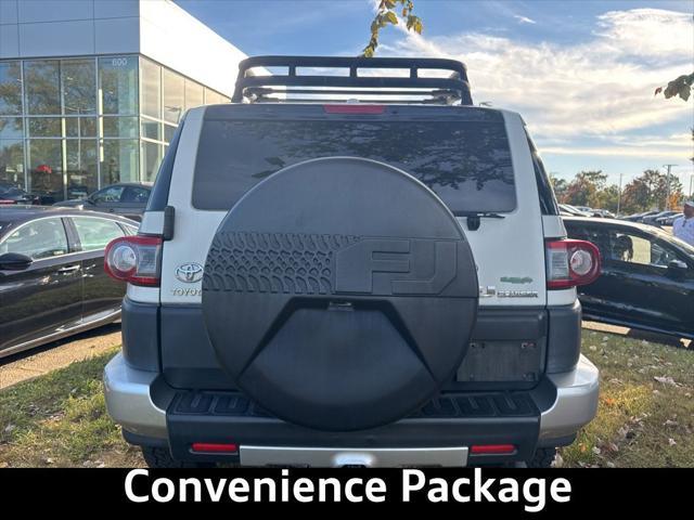 2013 toyota fj cruiser base