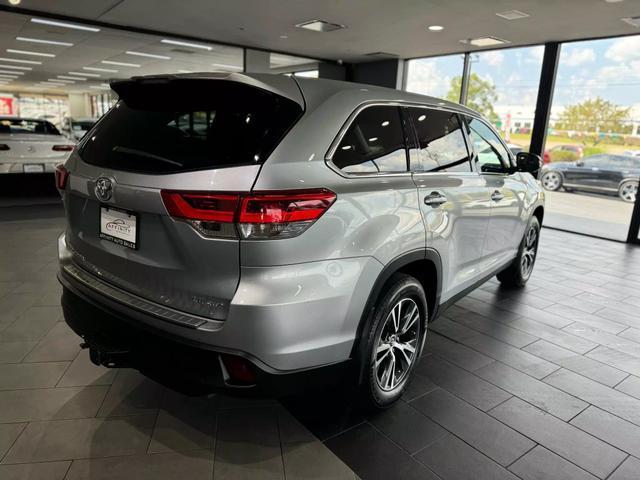 2019 toyota highlander le
