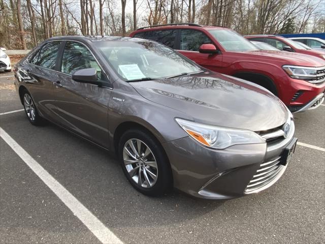2017 toyota camry hybrid xle