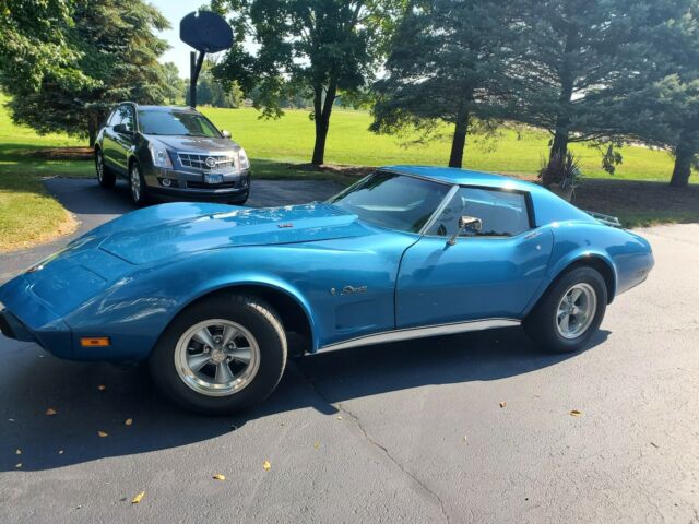 1975 chevrolet corvette convertible blue rwd manual base