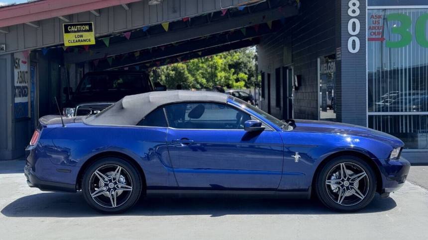 2012 ford mustang v6