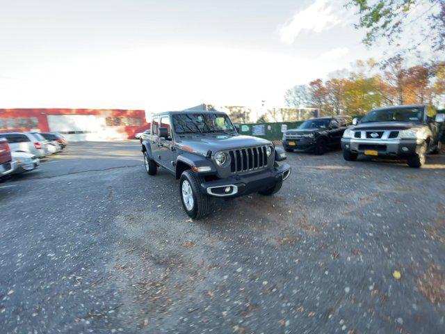 2023 jeep gladiator sport s