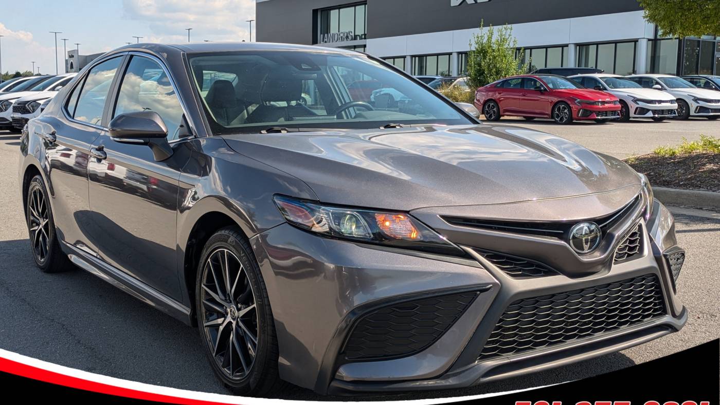 2023 toyota camry se