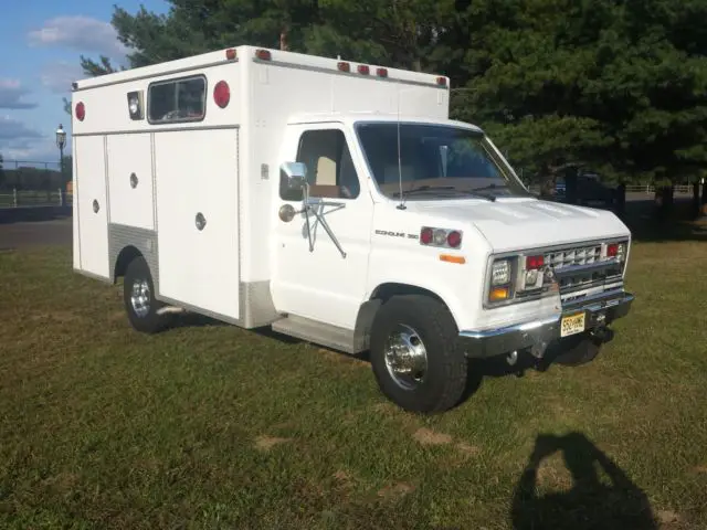ford e 350 utility truck former fire rescue truck (ambulance)