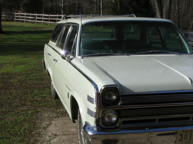 station wagon - amc ambassador 880 - unrestored