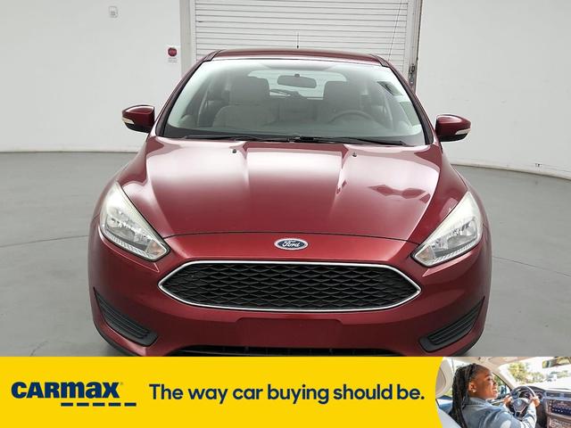 2016 ford focus se