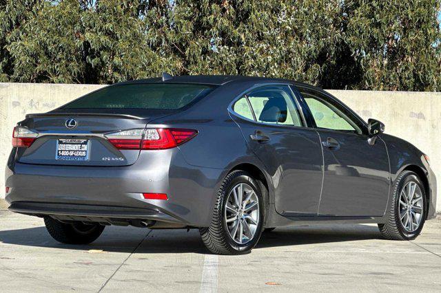 2017 lexus es 300h base