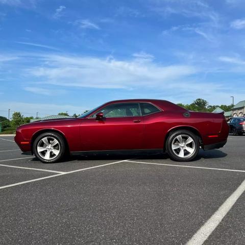 2018 dodge challenger sxt