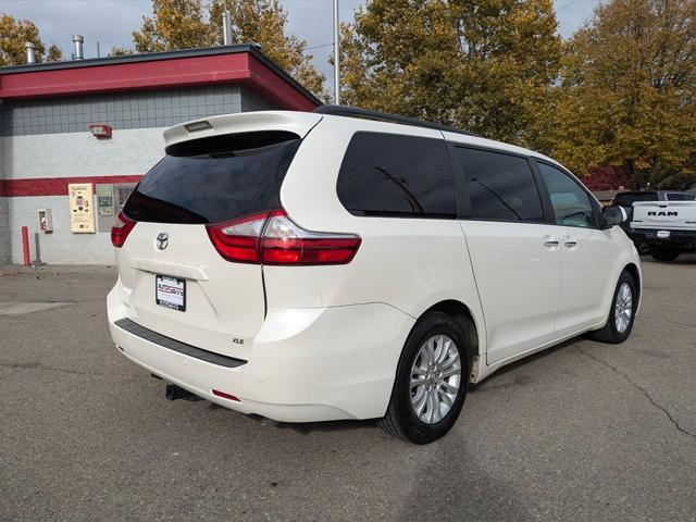 2017 toyota sienna xle