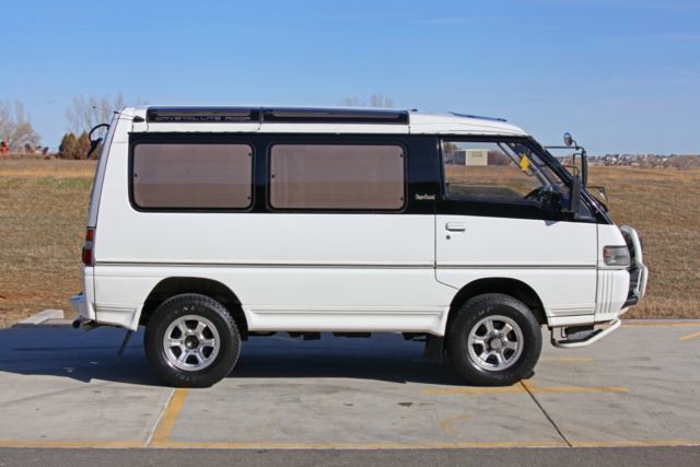 1990 mitsubishi deliica starwagon super exceed with crystal lite roof