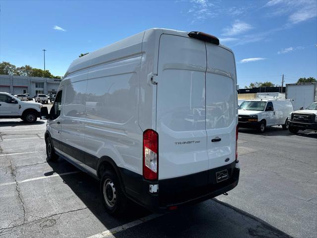 2023 ford transit-250 base