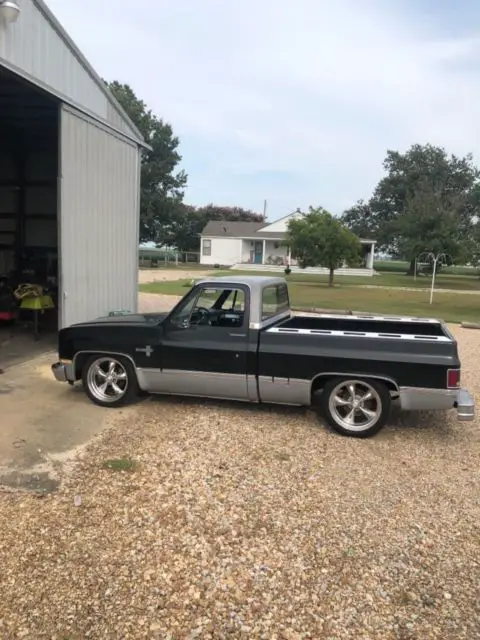 all original paint new interior and drive train 2 owner texas truck. must see!!