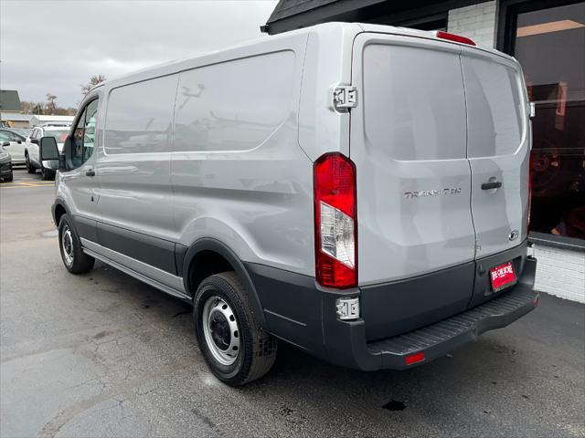 2015 ford transit-250 base