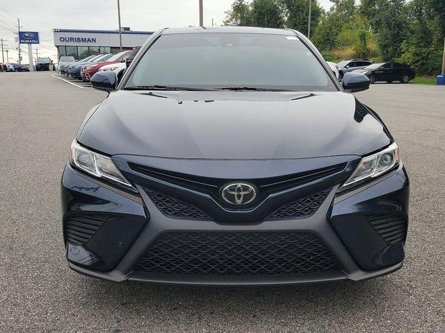 2020 toyota camry se
