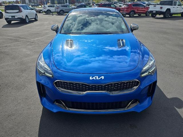 2022 kia stinger gt-line