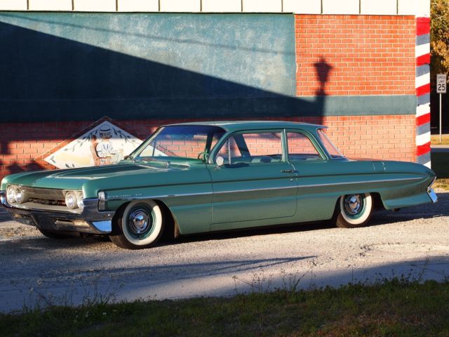 1961 oldsmobile dynamic 88 2 door post roof car...impala, biscayne, wildcat