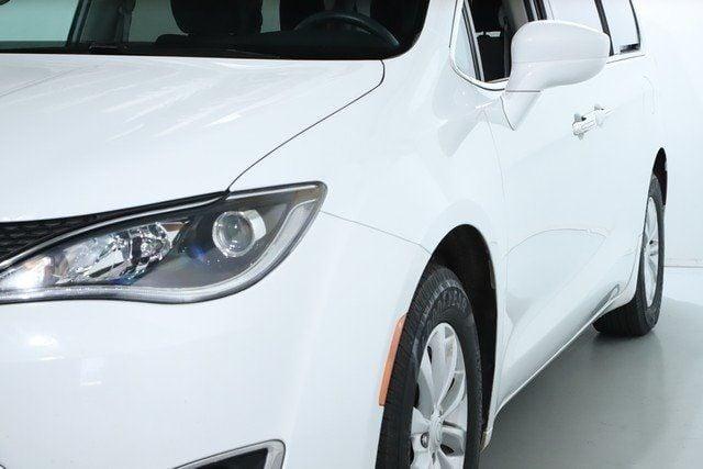 2019 chrysler pacifica touring plus in aurora, ohio