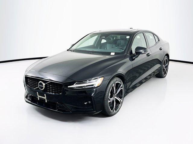2024 volvo s60 b5 plus dark theme