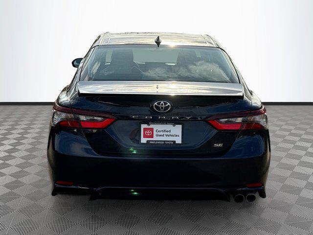 2022 toyota camry se
