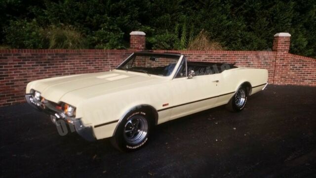 1967 oldsmobile cutlass for sale at old town automobile!