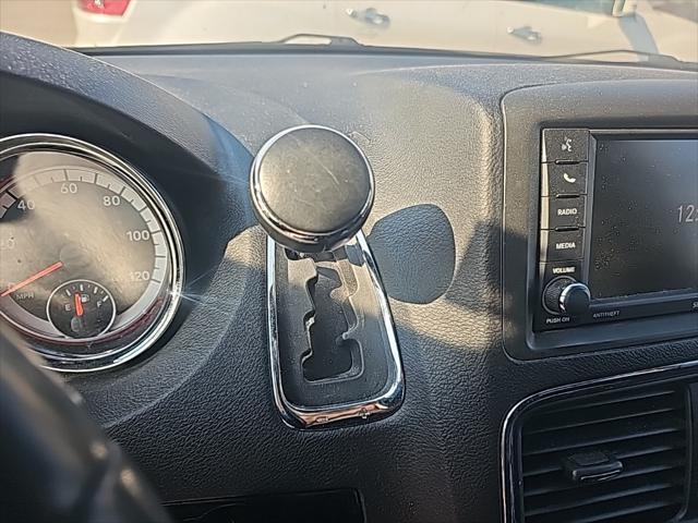 2017 dodge grand caravan se