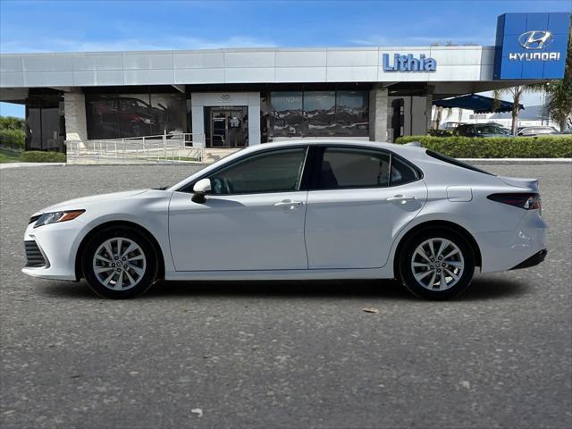 2023 toyota camry le