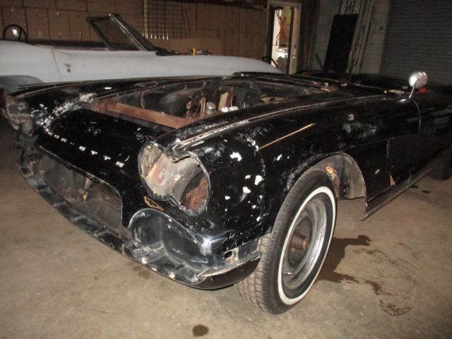 62 corvette rolling body project car matching number 327/300 4 speed rusty frame
