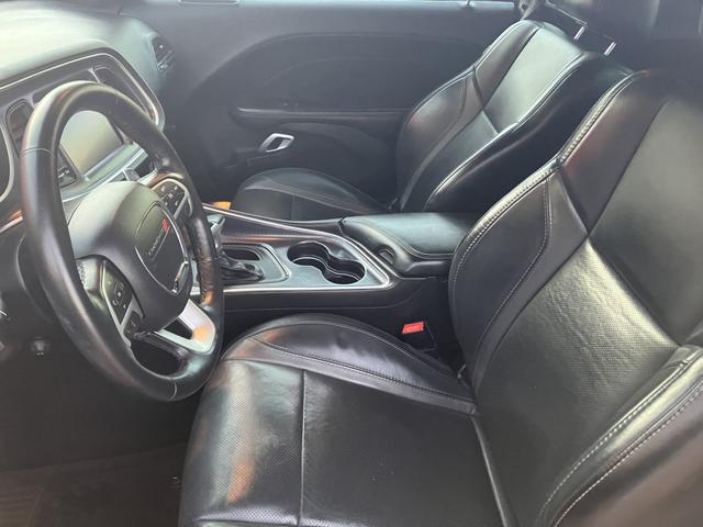 2016 dodge challenger r/t plus