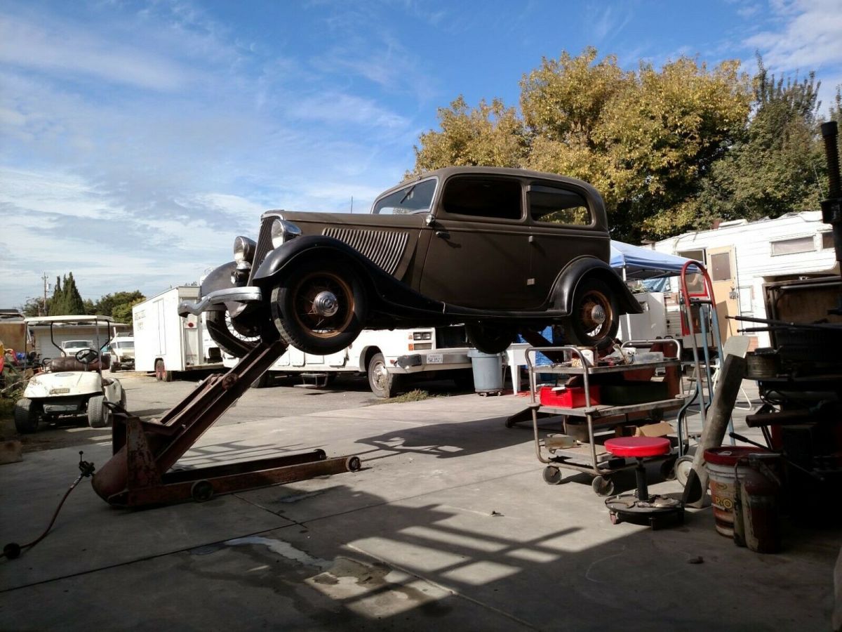 1933 deluxe 2 door sedan