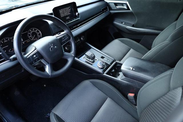 2023 mitsubishi outlander es