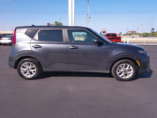 used 2022 kia soul lx